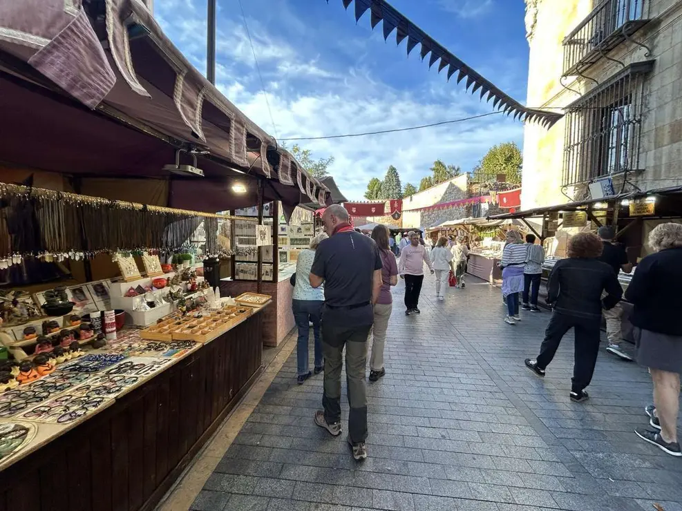 Mercado de las Tres Culturas en Le&oacute;n 2025