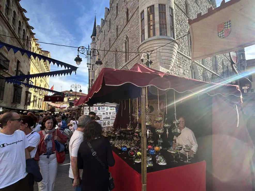 Mercado de las Tres Culturas en Le&oacute;n 2025