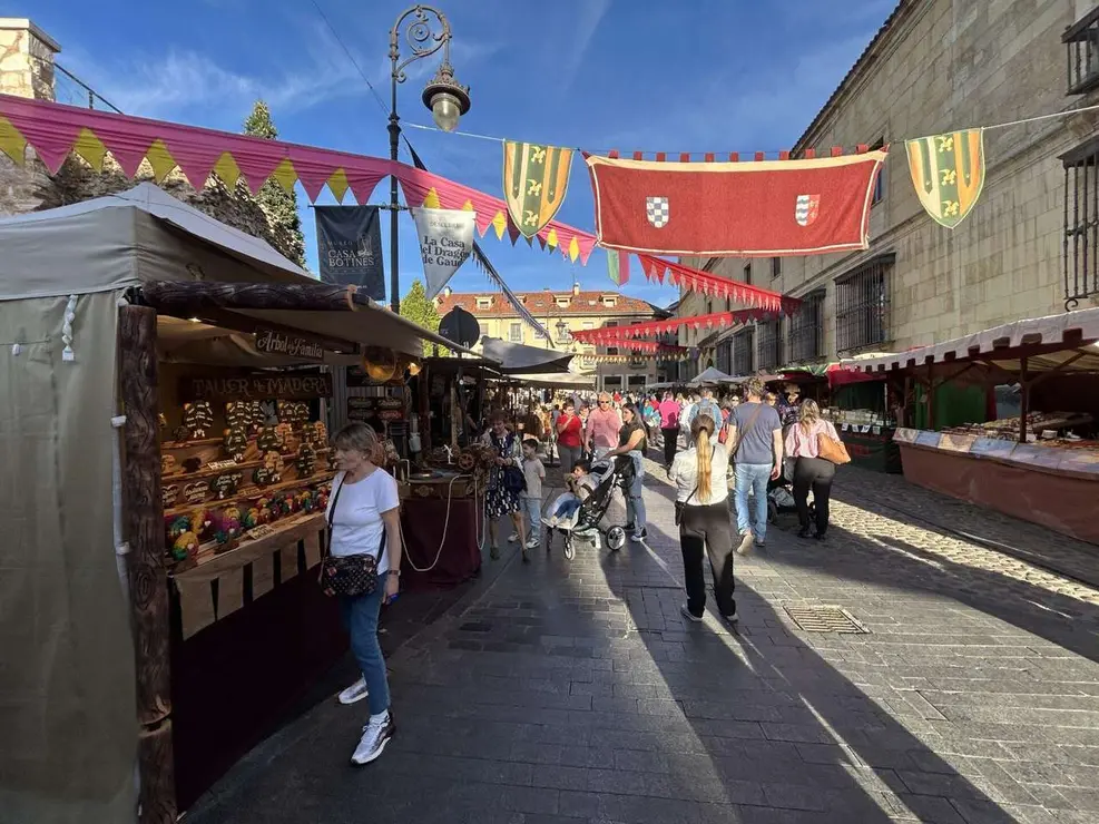 Mercado de las Tres Culturas en Le&oacute;n 2025
