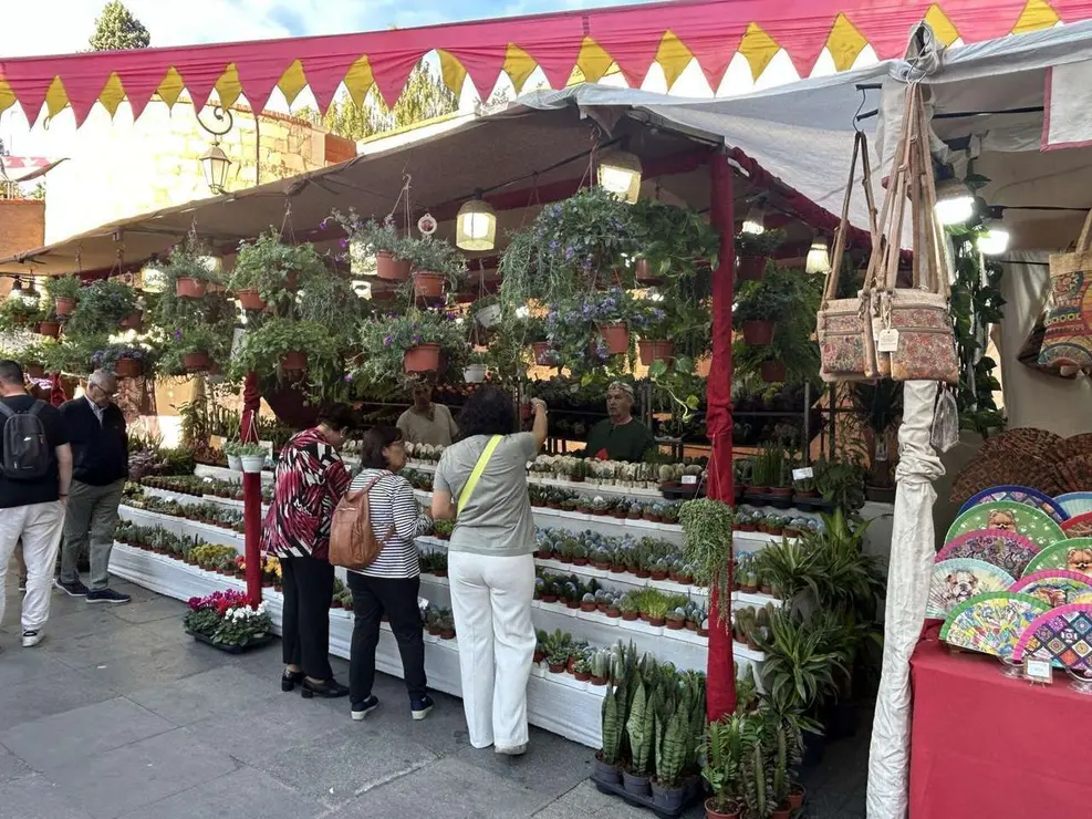 Mercado de las Tres Culturas en Le&oacute;n 2025
