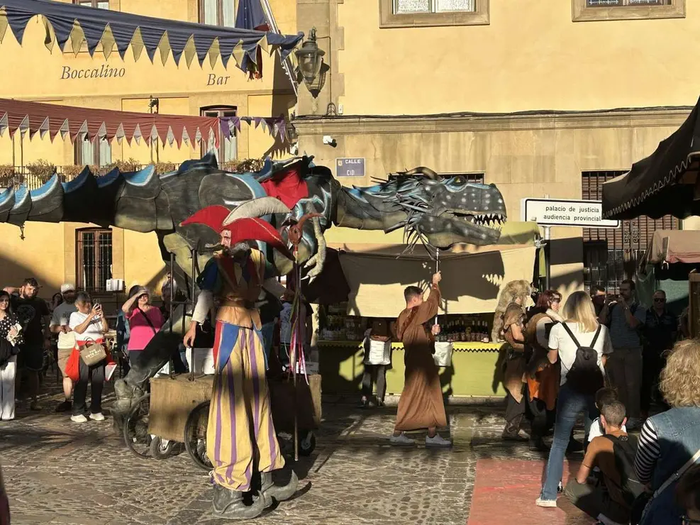 Mercado de las Tres Culturas en Le&oacute;n 2025