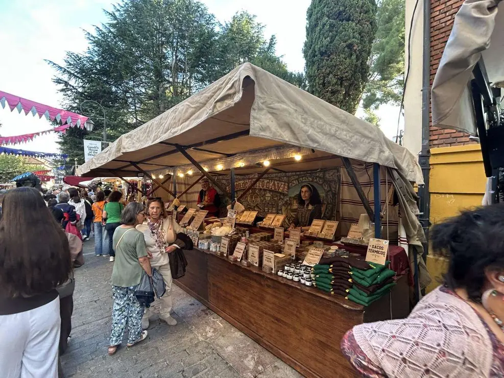 Mercado de las Tres Culturas en Le&oacute;n 2025