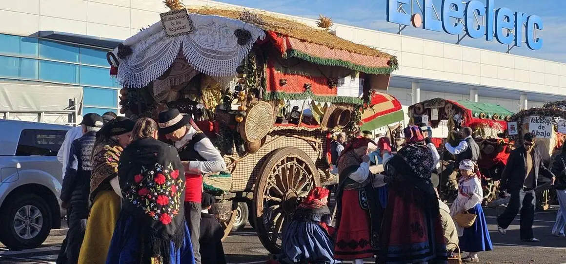 Pendones, carros y romeros participaron un a&ntilde;o m&aacute;s en la romer&iacute;a de San Froil&aacute;n | Le&oacute;n 24 Horas