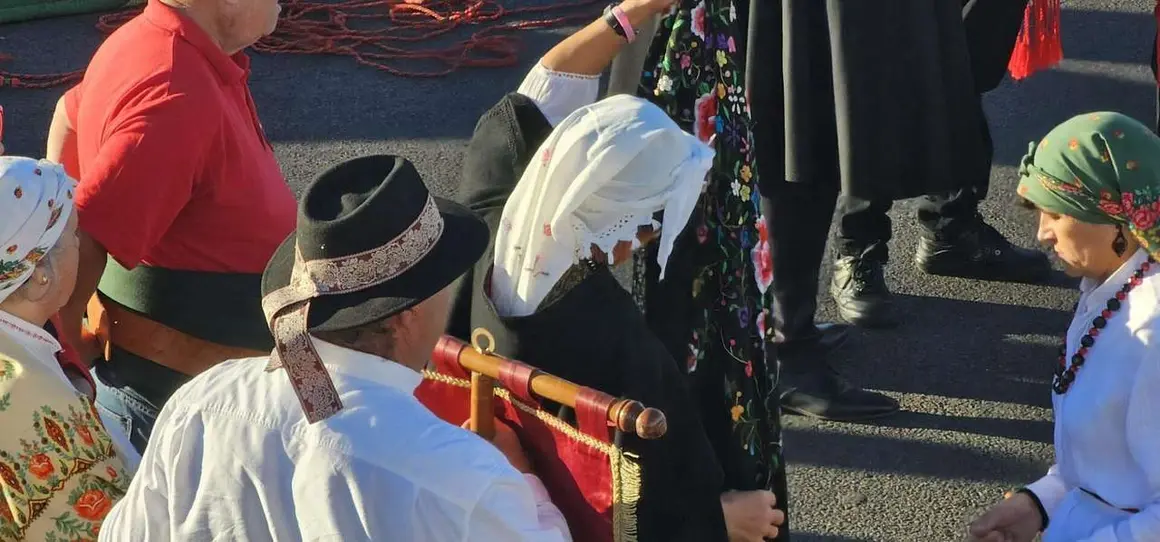 Pendones, carros y romeros participaron un a&ntilde;o m&aacute;s en la romer&iacute;a de San Froil&aacute;n | Le&oacute;n 24 Horas