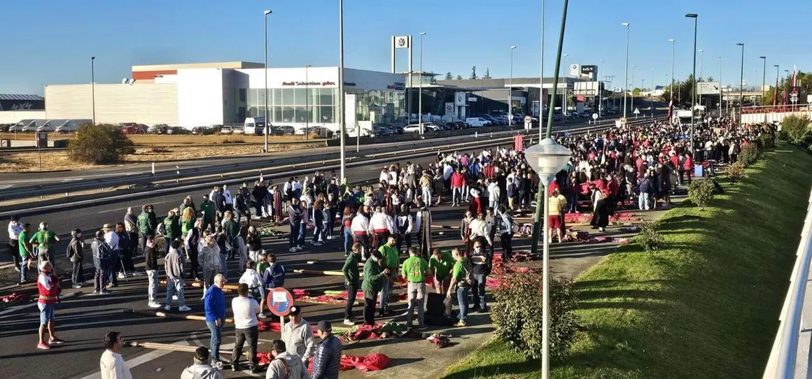 Pendones, carros y romeros participaron un a&ntilde;o m&aacute;s en la romer&iacute;a de San Froil&aacute;n | Le&oacute;n 24 Horas