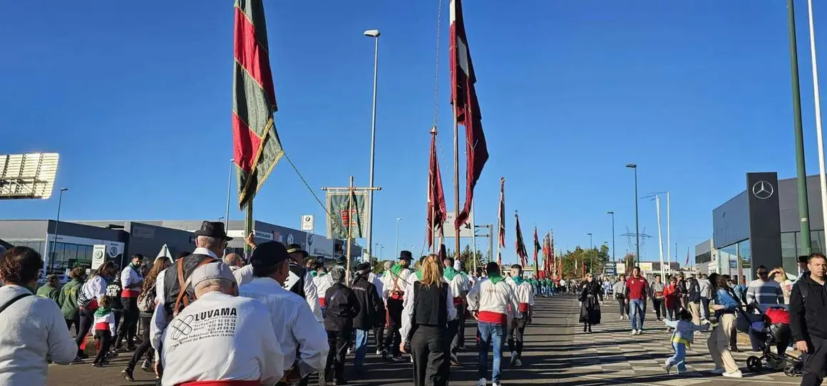 Pendones, carros y romeros participaron un a&ntilde;o m&aacute;s en la romer&iacute;a de San Froil&aacute;n | Le&oacute;n 24 Horas