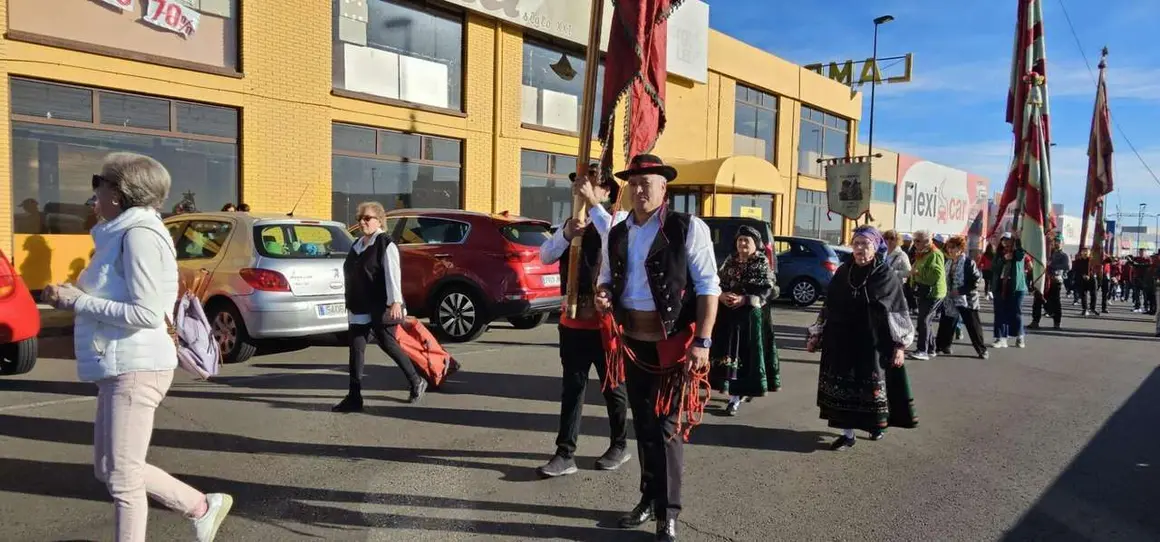 Pendones, carros y romeros participaron un a&ntilde;o m&aacute;s en la romer&iacute;a de San Froil&aacute;n | Le&oacute;n 24 Horas