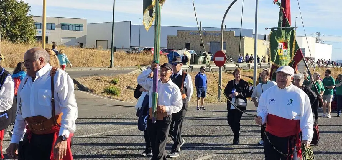 Pendones, carros y romeros participaron un a&ntilde;o m&aacute;s en la romer&iacute;a de San Froil&aacute;n | Le&oacute;n 24 Horas
