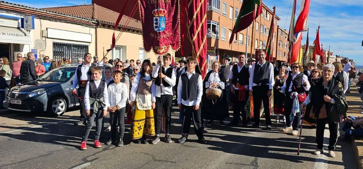 Pendones, carros y romeros participaron un a&ntilde;o m&aacute;s en la romer&iacute;a de San Froil&aacute;n | Le&oacute;n 24 Horas