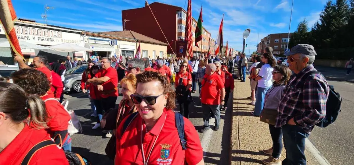 Pendones, carros y romeros participaron un a&ntilde;o m&aacute;s en la romer&iacute;a de San Froil&aacute;n | Le&oacute;n 24 Horas