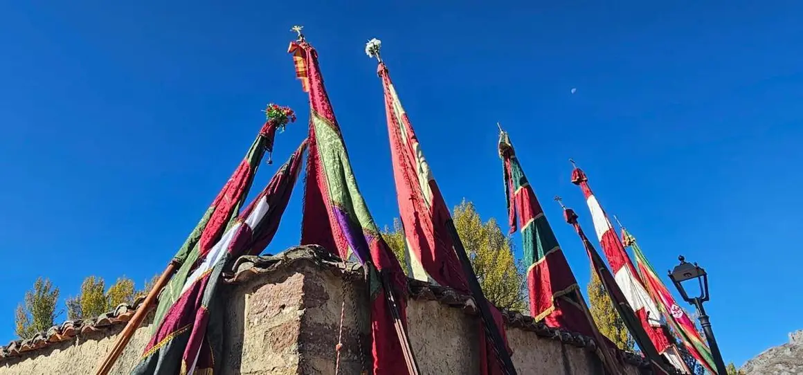 Participantes y visitantes durante la XXV Feria Tradicional de C&aacute;rmenes, que llen&oacute; el municipio de color, m&uacute;sica y tradici&oacute;n. | Le&oacute;n 24 Horas