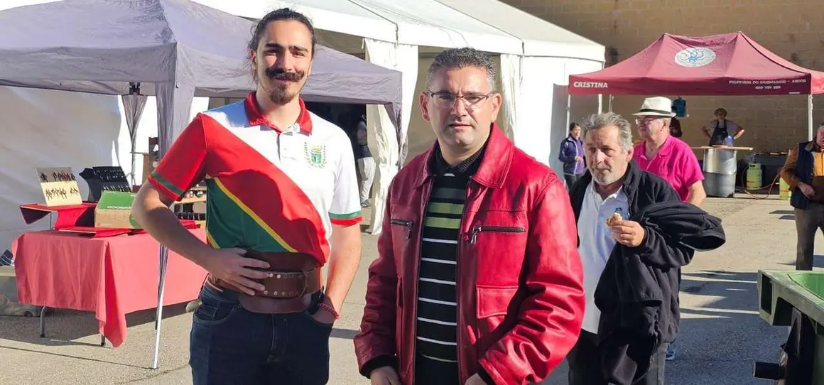 Participantes y visitantes durante la XXV Feria Tradicional de C&aacute;rmenes, que llen&oacute; el municipio de color, m&uacute;sica y tradici&oacute;n. | Le&oacute;n 24 Horas