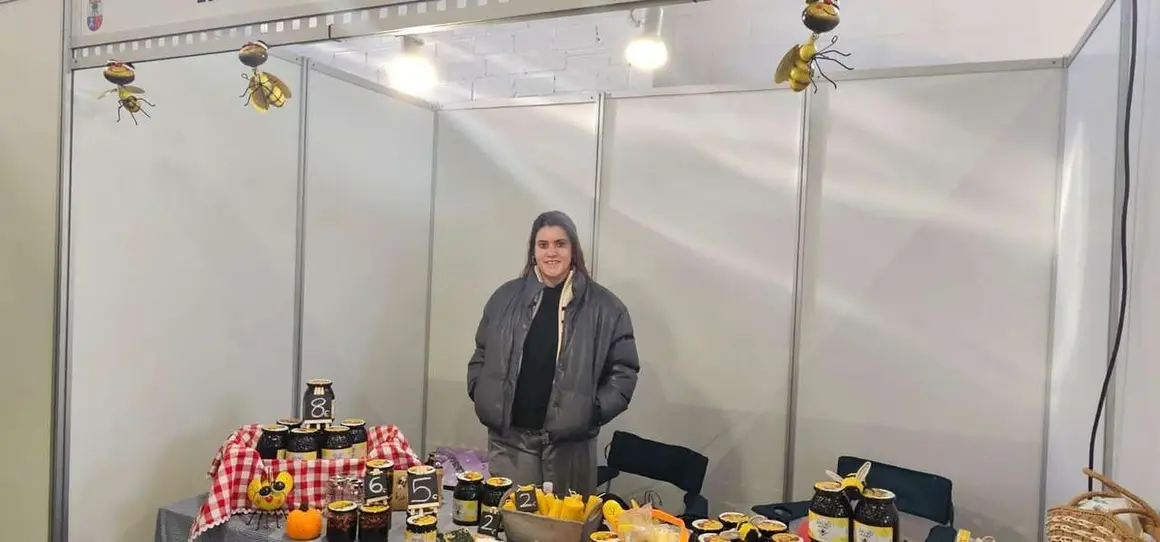 Participantes y visitantes durante la XXV Feria Tradicional de C&aacute;rmenes, que llen&oacute; el municipio de color, m&uacute;sica y tradici&oacute;n. | Le&oacute;n 24 Horas
