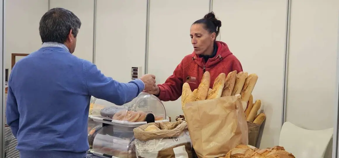 Participantes y visitantes durante la XXV Feria Tradicional de C&aacute;rmenes, que llen&oacute; el municipio de color, m&uacute;sica y tradici&oacute;n. | Le&oacute;n 24 Horas