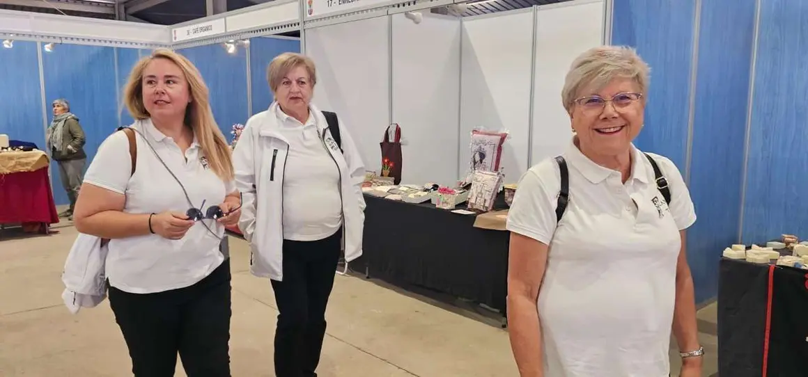 Participantes y visitantes durante la XXV Feria Tradicional de C&aacute;rmenes, que llen&oacute; el municipio de color, m&uacute;sica y tradici&oacute;n. | Le&oacute;n 24 Horas