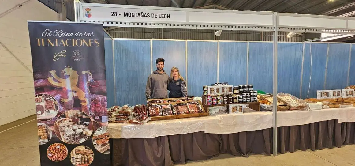 Participantes y visitantes durante la XXV Feria Tradicional de C&aacute;rmenes, que llen&oacute; el municipio de color, m&uacute;sica y tradici&oacute;n. | Le&oacute;n 24 Horas