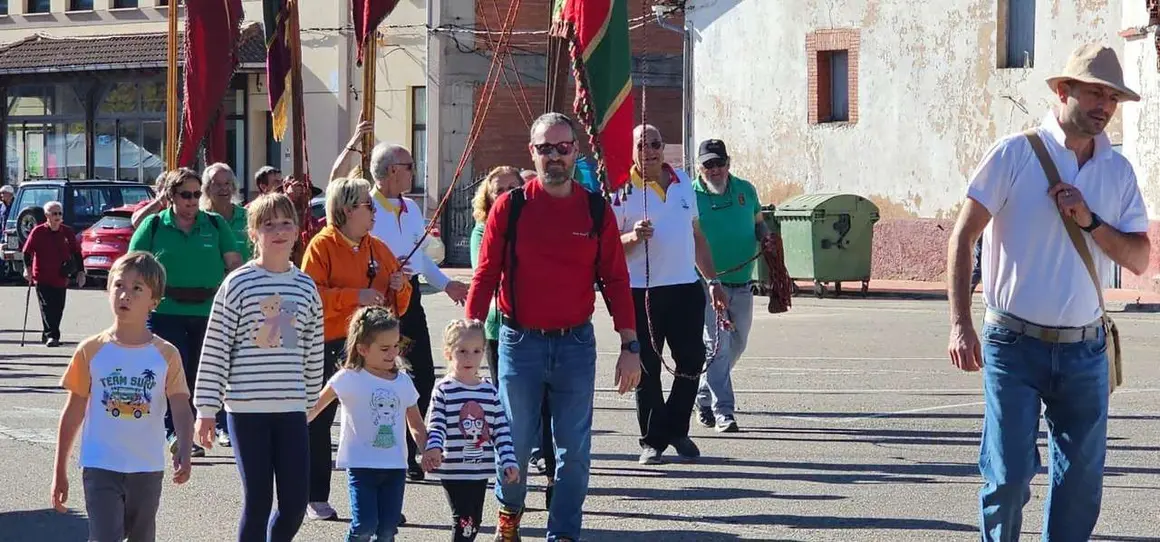 Participantes y visitantes durante la XXV Feria Tradicional de C&aacute;rmenes, que llen&oacute; el municipio de color, m&uacute;sica y tradici&oacute;n. | Le&oacute;n 24 Horas