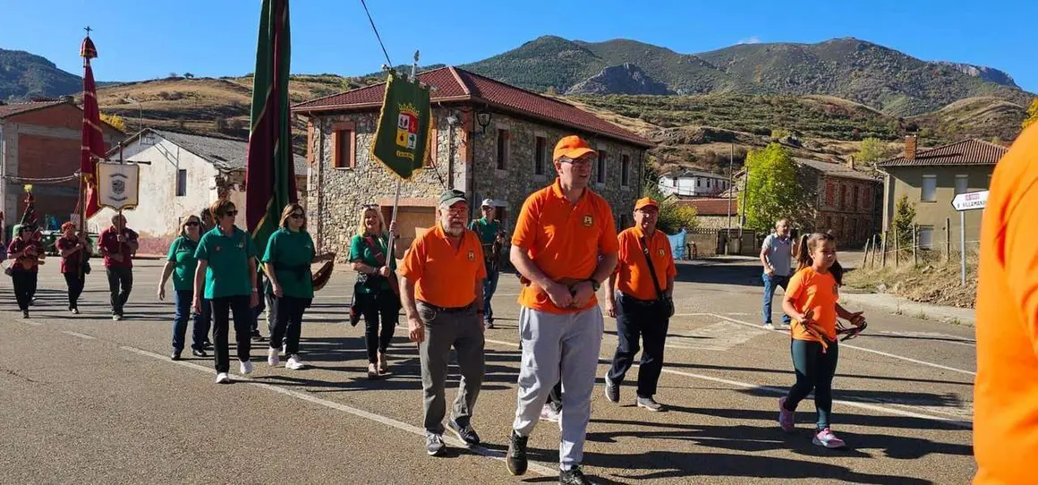 Participantes y visitantes durante la XXV Feria Tradicional de C&aacute;rmenes, que llen&oacute; el municipio de color, m&uacute;sica y tradici&oacute;n. | Le&oacute;n 24 Horas
