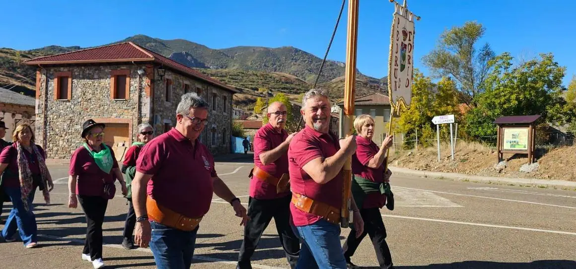Participantes y visitantes durante la XXV Feria Tradicional de C&aacute;rmenes, que llen&oacute; el municipio de color, m&uacute;sica y tradici&oacute;n. | Le&oacute;n 24 Horas