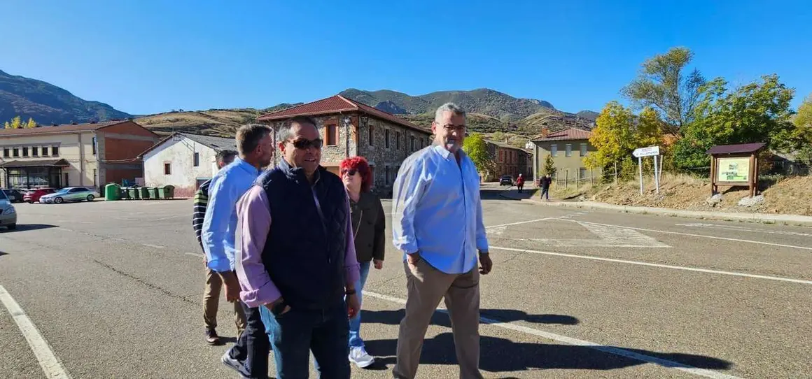Participantes y visitantes durante la XXV Feria Tradicional de C&aacute;rmenes, que llen&oacute; el municipio de color, m&uacute;sica y tradici&oacute;n. | Le&oacute;n 24 Horas