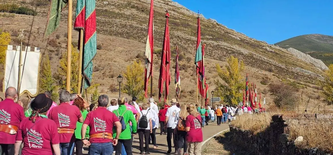 Participantes y visitantes durante la XXV Feria Tradicional de C&aacute;rmenes, que llen&oacute; el municipio de color, m&uacute;sica y tradici&oacute;n. | Le&oacute;n 24 Horas