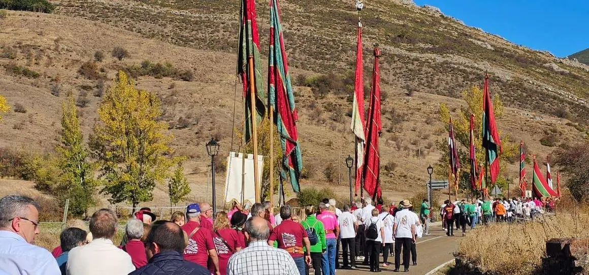 Participantes y visitantes durante la XXV Feria Tradicional de C&aacute;rmenes, que llen&oacute; el municipio de color, m&uacute;sica y tradici&oacute;n. | Le&oacute;n 24 Horas