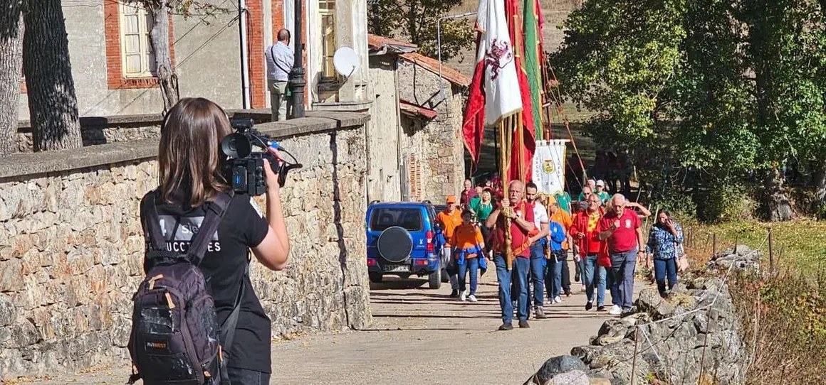 Participantes y visitantes durante la XXV Feria Tradicional de C&aacute;rmenes, que llen&oacute; el municipio de color, m&uacute;sica y tradici&oacute;n. | Le&oacute;n 24 Horas