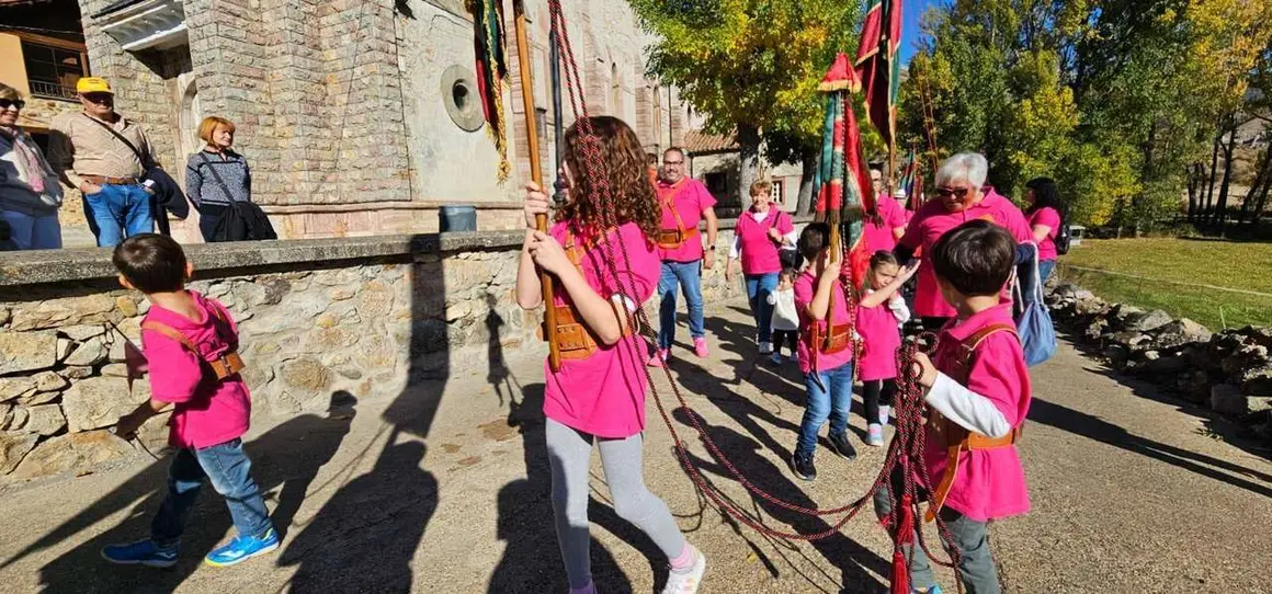 Participantes y visitantes durante la XXV Feria Tradicional de C&aacute;rmenes, que llen&oacute; el municipio de color, m&uacute;sica y tradici&oacute;n. | Le&oacute;n 24 Horas