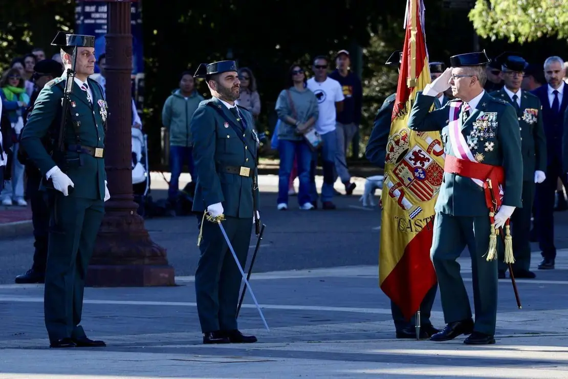 Autoridades y Guardia Civil en el acto del Pilar en San Marcos. | Le&oacute;n 24 Horas. Campillo ICAL