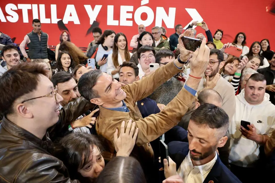 Pedro S&aacute;nchez clausura las jornadas del PSOE en Le&oacute;n junto a Carlos Mart&iacute;nez. | Campillo ICAL