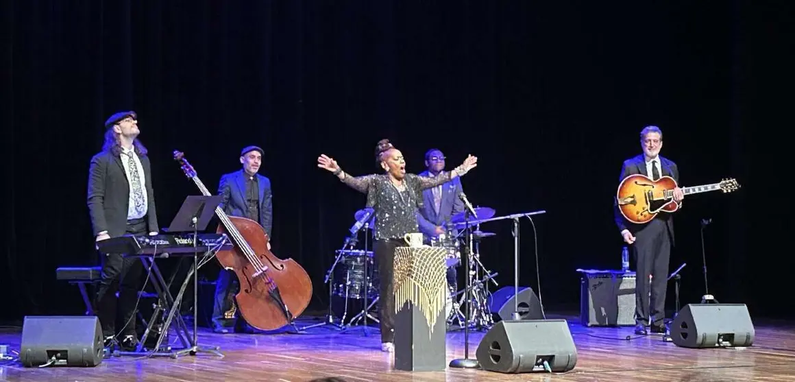 Catherine Russell conquist&oacute; el Auditorio Ciudad de Le&oacute;n. Le&oacute;n 24 Horas.