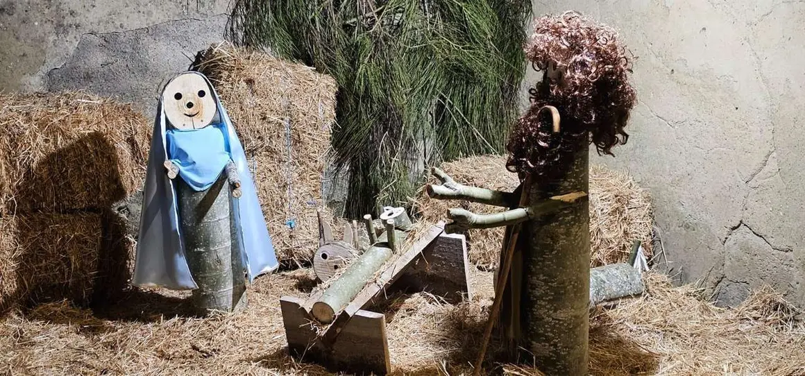 Ambiente navide&ntilde;o en C&aacute;rmenes durante el encendido de luces y la inauguraci&oacute;n del Bel&eacute;n de Playmobil. Le&oacute;n 24 horas.