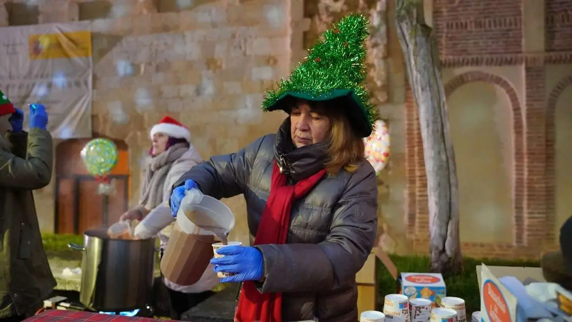 Vecinos del barrio de San Benito, protagonistas de la tarde con decoraci&oacute;n, m&uacute;sica y chocolatada. Le&oacute;n 24 horas.