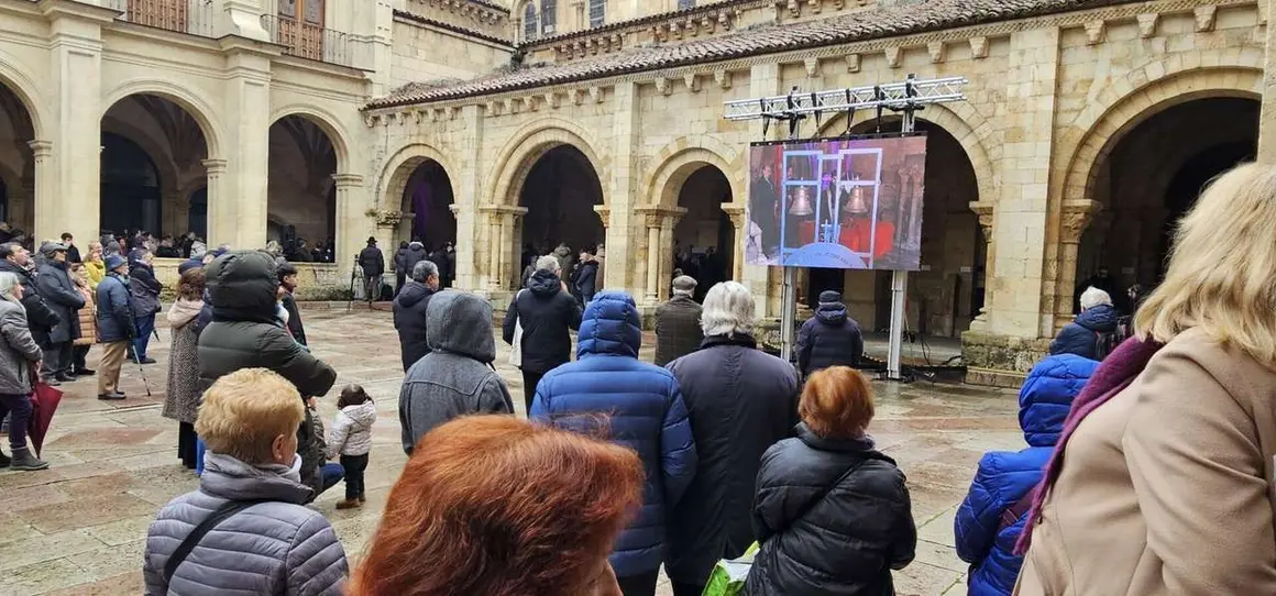 El Pante&oacute;n Real de San Isidoro acogi&oacute; este viernes el primer homenaje a Urraca I, con la presencia de autoridades. Le&oacute;n 24 Horas
