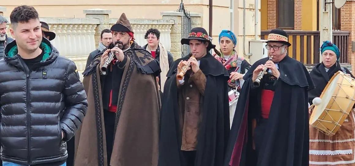 San Ant&oacute;n en Algadefe, con la tradicional subasta de tartas tras los actos del d&iacute;a. | Le&oacute;n 24 Horas