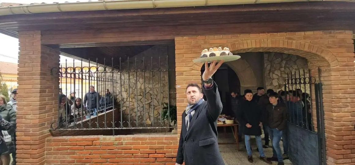 San Ant&oacute;n en Algadefe, con la tradicional subasta de tartas tras los actos del d&iacute;a. | Le&oacute;n 24 Horas