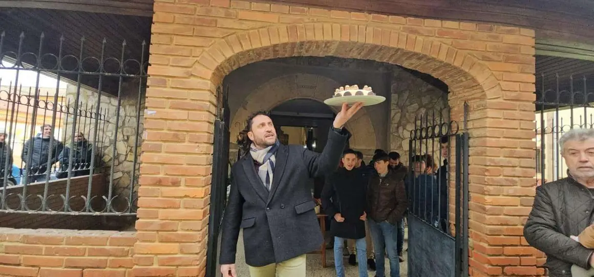 San Ant&oacute;n en Algadefe, con la tradicional subasta de tartas tras los actos del d&iacute;a. | Le&oacute;n 24 Horas