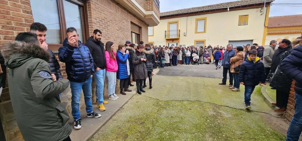 San Ant&oacute;n en Algadefe, con la tradicional subasta de tartas tras los actos del d&iacute;a. | Le&oacute;n 24 Horas