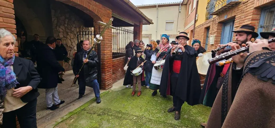 San Ant&oacute;n en Algadefe, con la tradicional subasta de tartas tras los actos del d&iacute;a. | Le&oacute;n 24 Horas