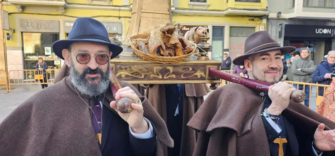 San Ant&oacute;n en el entorno de San Marcelo, este domingo en el centro de Le&oacute;n. Foto: Le&oacute;n 24 Horas