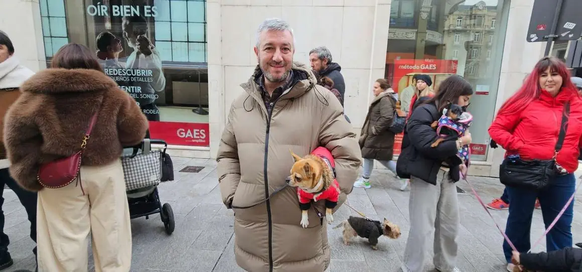 Bendici&oacute;n de mascotas por San Ant&oacute;n en el entorno de San Marcelo, este domingo en el centro de Le&oacute;n. Foto: Le&oacute;n 24 Horas