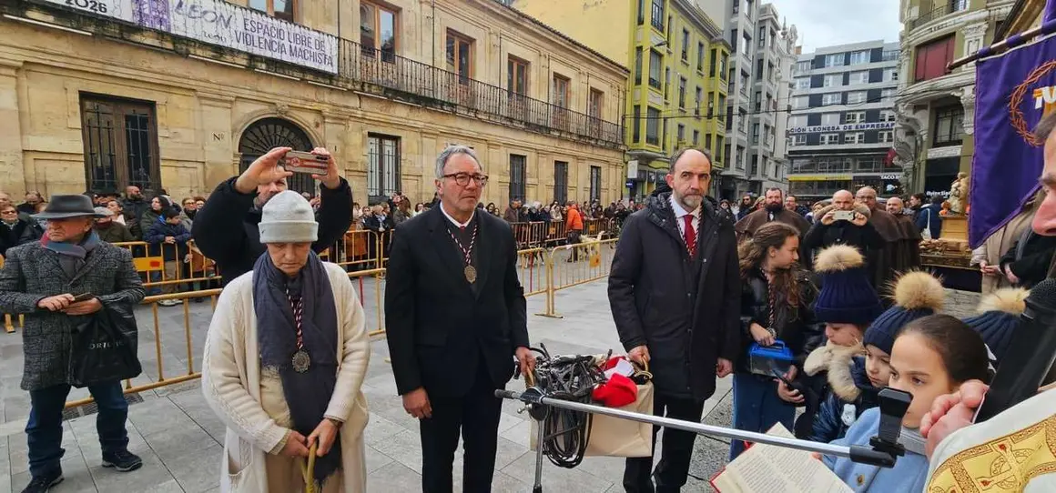 Bendici&oacute;n de mascotas por San Ant&oacute;n en el entorno de San Marcelo, este domingo en el centro de Le&oacute;n. Foto: Le&oacute;n 24 Horas