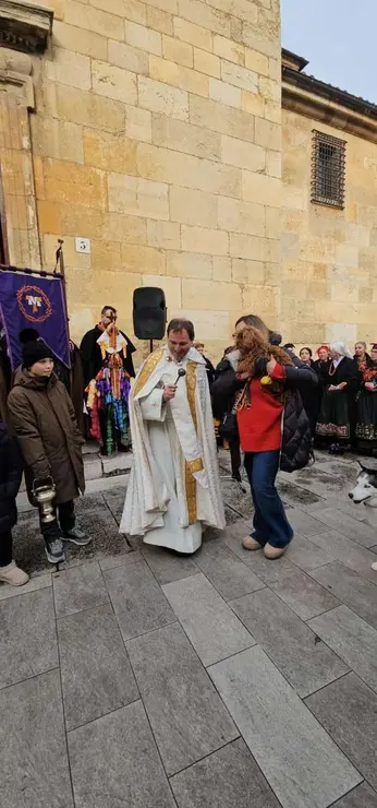 Bendici&oacute;n de mascotas por San Ant&oacute;n en el entorno de San Marcelo, este domingo en el centro de Le&oacute;n. Foto: Le&oacute;n 24 Horas