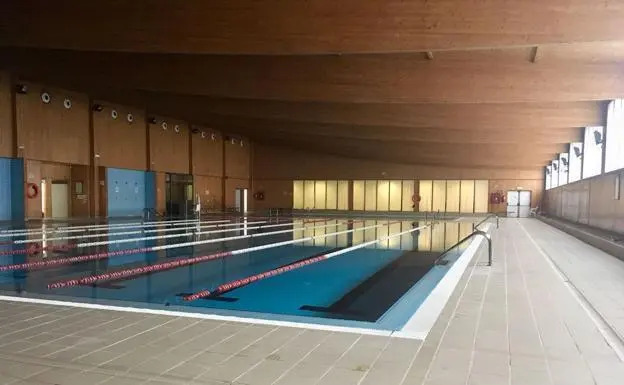 Piscina del polideportivo municipal Salvio Barrioluengo.