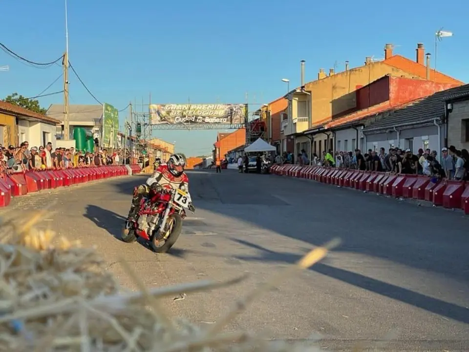 Warm Up GP Ba&ntilde;eza. Im&aacute;genes realizadas por el Moto Club Ba&ntilde;ezano