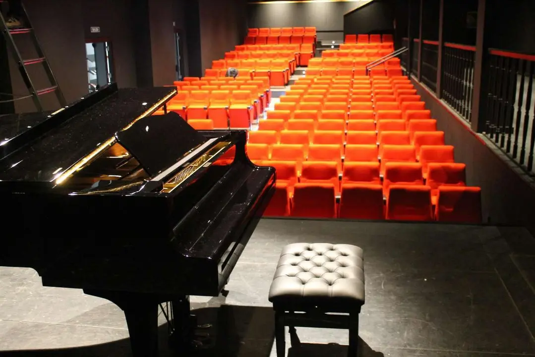 Imagen de archivo del interior del teatro Alb&eacute;itar. | Le&oacute;n24horas