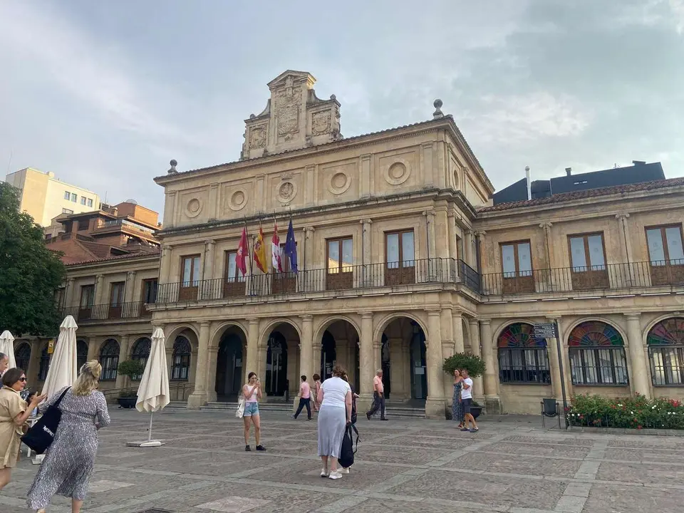 Ayuntamiento de Le&oacute;n, en San Marcelo. | LE&Oacute;N24HORAS