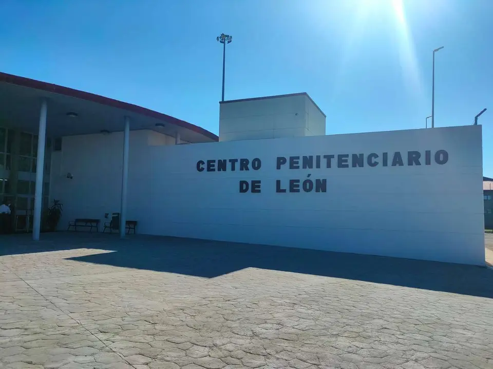 Imagen de la entrada al Centro Penitenciario de Mansilla de las Mulas. | &Oacute;.Q.