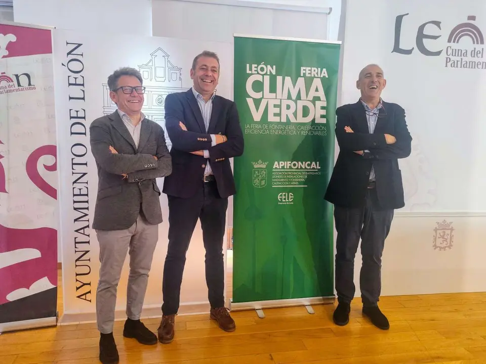 Guti&eacute;rrez y Canuria en la presentaci&oacute;n de la segunda edici&oacute;n del 'Le&oacute;n Clima Verde'. | &Oacute;.Q.
