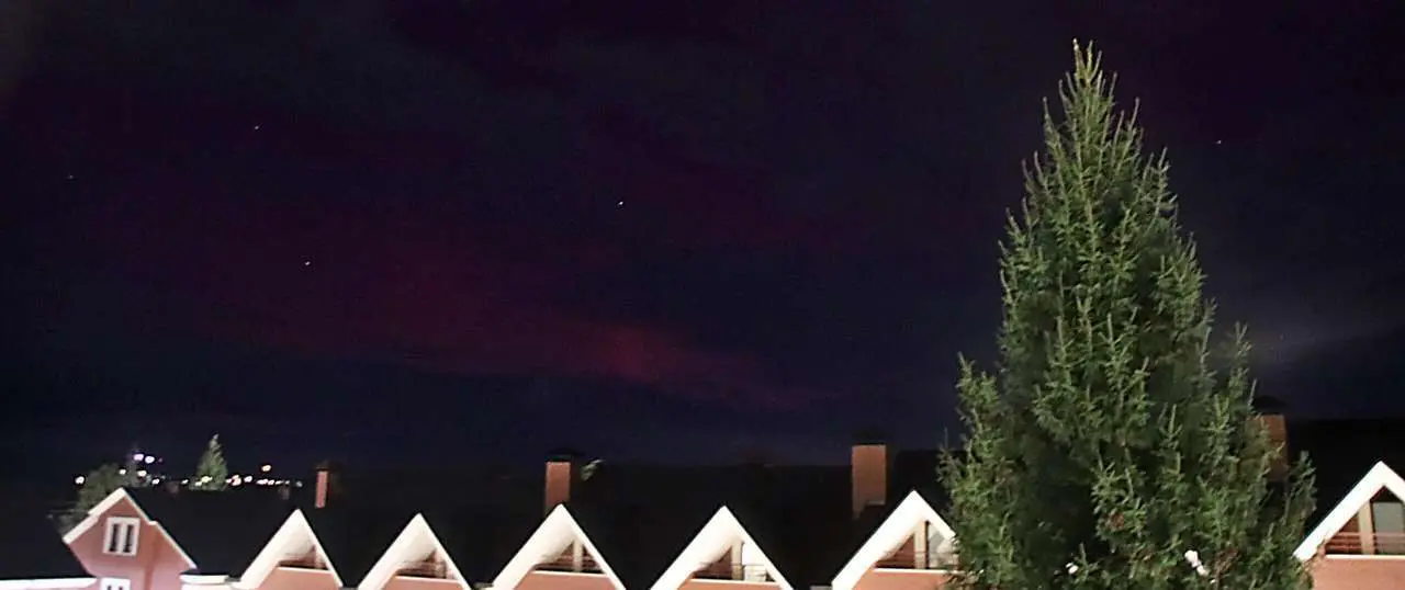 Aurora boreal sobre Le&oacute;n. Peio Garc&iacute;a. ICAL